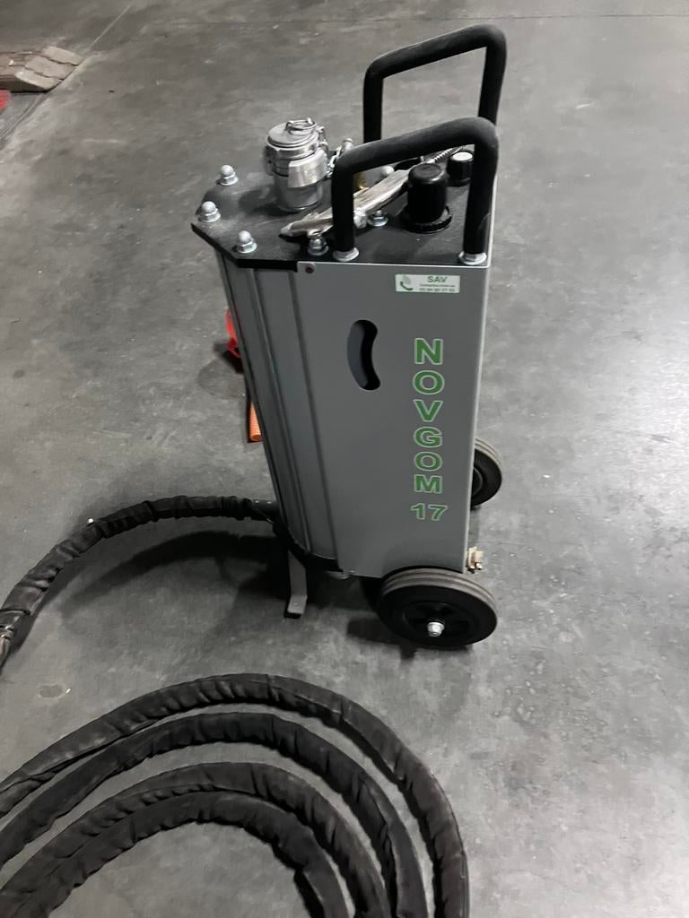 Zandstraal apparaat, Ophalen, Zo goed als nieuw