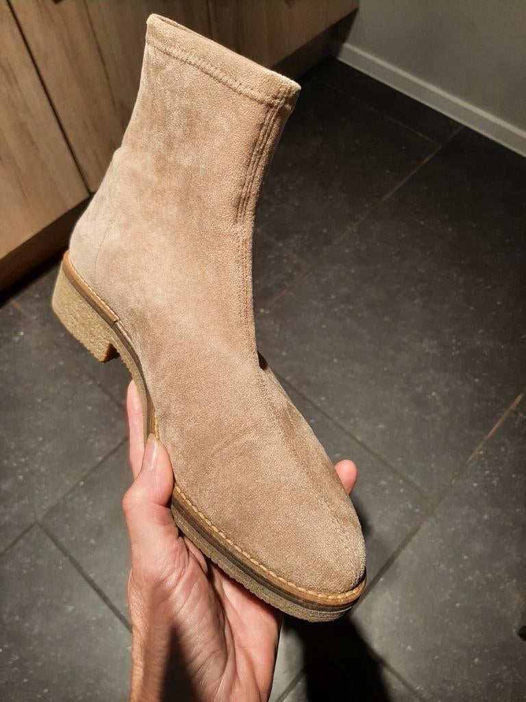 Prachtig suède zand enkel laarsje laarzen 41 met spekzool, Ophalen of Verzenden, Zo goed als nieuw, Zwart