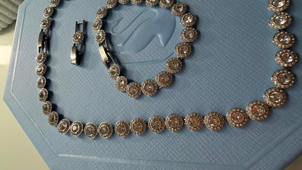 Swarovski set zilver, Ophalen of Verzenden, Zo goed als nieuw, Sieraad of Horloge