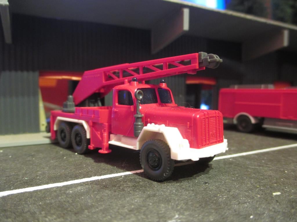 Magirus Pluto KW16 Telescoop-kraanwagen Wiking Brandweer #3, Ophalen of Verzenden, Gebruikt, Bus of Vrachtwagen, Wiking