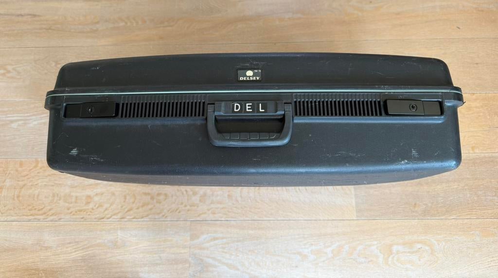 Delsey koffer met slot, Wieltjes, Gebruikt, Hard kunststof, Ophalen of Verzenden