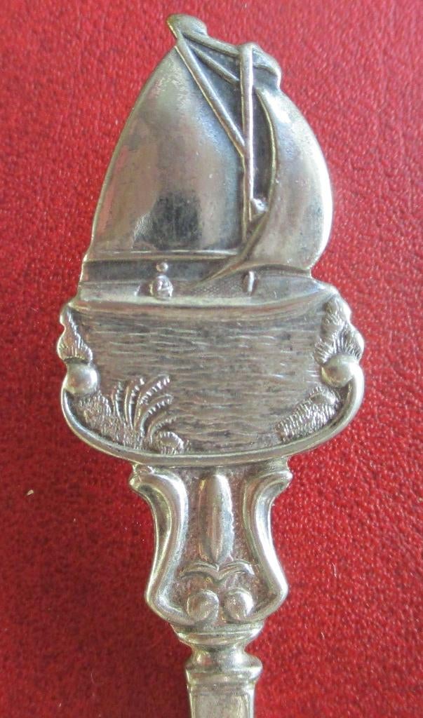 theelepel Kortgene zeilboot boot schip zeilschip, Ophalen of Verzenden, Gebruikt, Metaal, Bestek