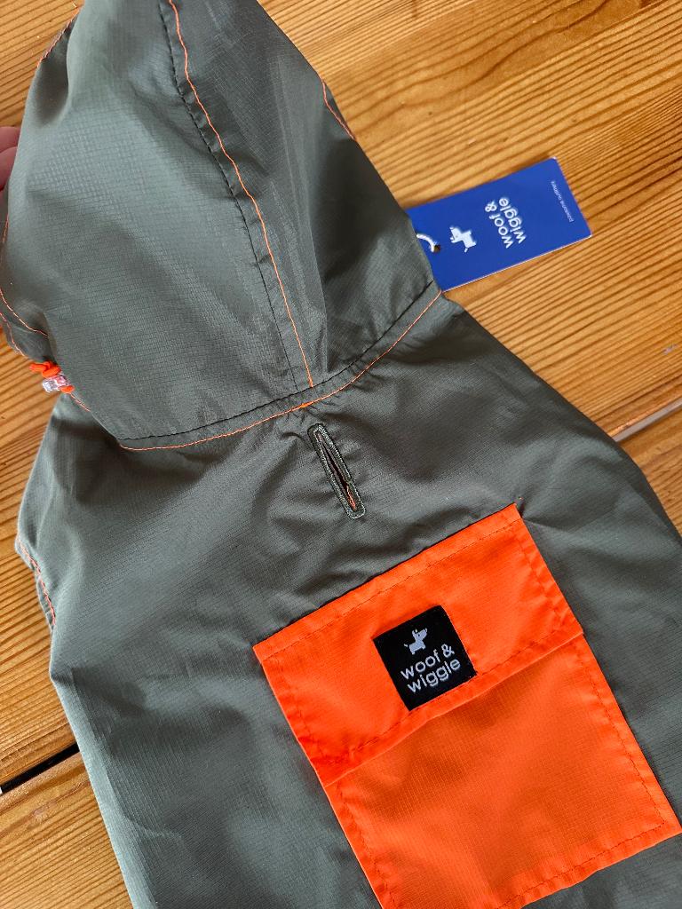 Woof & Wiggle anorak regenjas hond, Ophalen of Verzenden, Nieuw, Hondenregenjas
