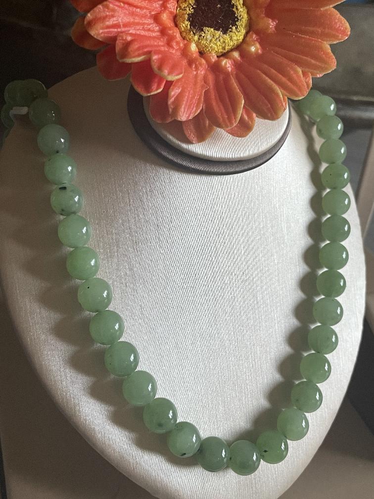 Vintage jadeketting met 14 karaat gouden sluiting, Ophalen of Verzenden, Zo goed als nieuw, Goud