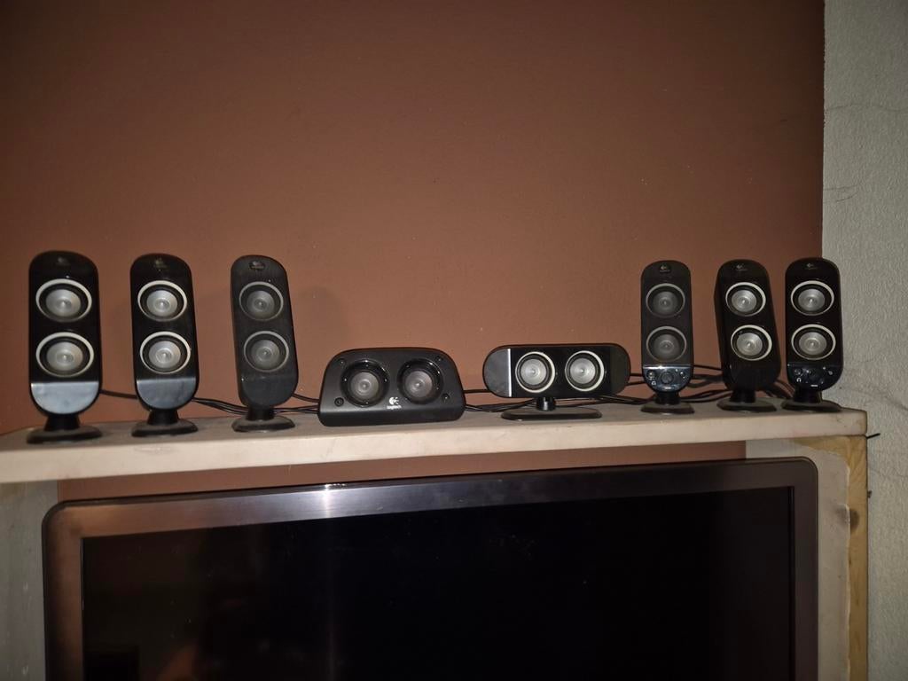 Logitech speakerset met subwoofer (2 stuks), Ophalen of Verzenden, Gebruikt, Overige merken, Overige spelers