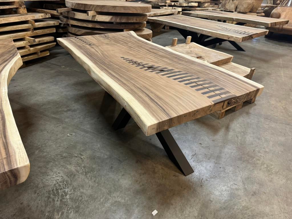 Unieke boomstam eettafel suarhout massief met mozaïek nieuw, Ophalen, Vijf personen of meer, Rechthoekig, Nieuw