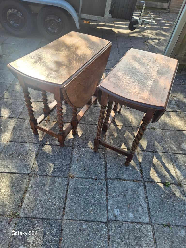 Hangoortafeltjes, Ophalen