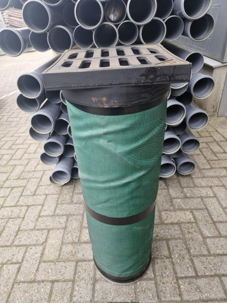 infiltratie put 315 mm met gietijzeren rooster 330x330, Doe-het-zelf en Verbouw, Nieuw, Ophalen of Verzenden, Minder dan 2 meter