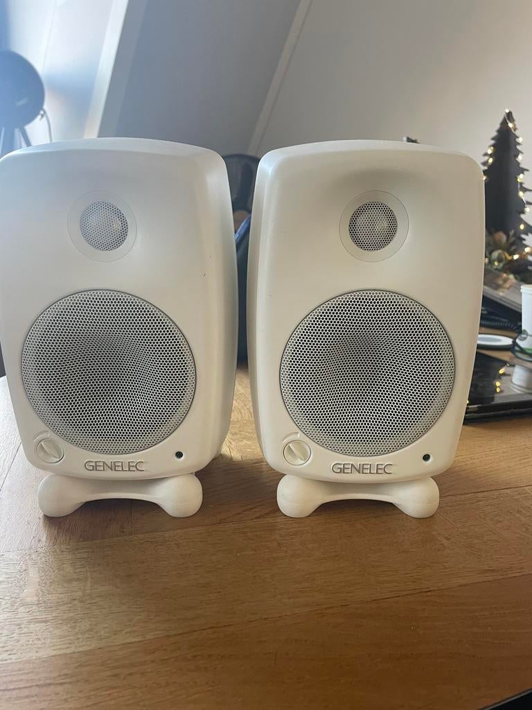 Setje Genelec 8020B Nearfield monitoren in Wit, Ophalen, Zo goed als nieuw, Audio