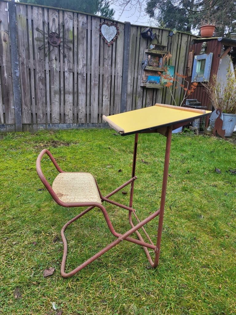 Vintage schoolbankje, Ophalen