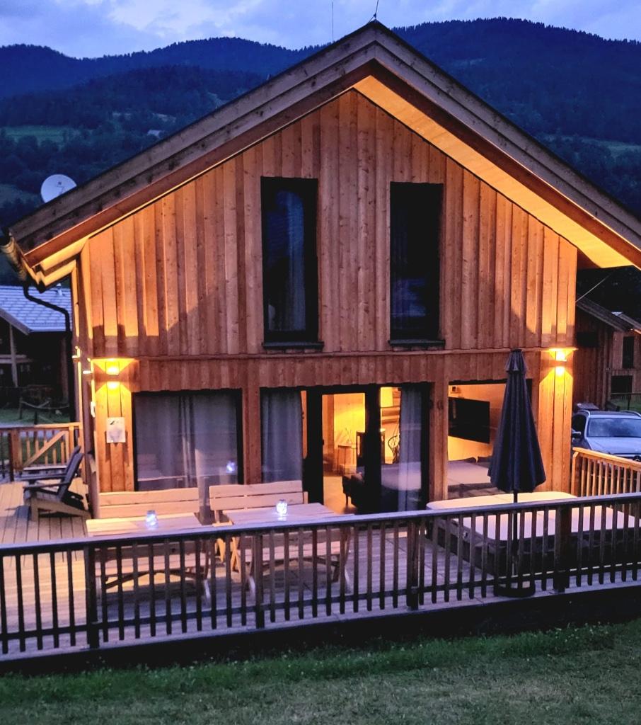 Chalet 4-8p/sauna/jacuzzi/Oostenrijk/bij skilift+Formule 1, 8 personen, 4 of meer slaapkamers, Salzburgerland, Recreatiepark