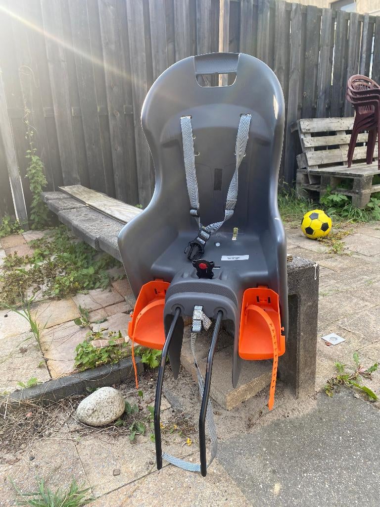 Polisport achterzitje kinderfiets, Ophalen, Gebruikt, Achterzitje, Voetsteuntjes
