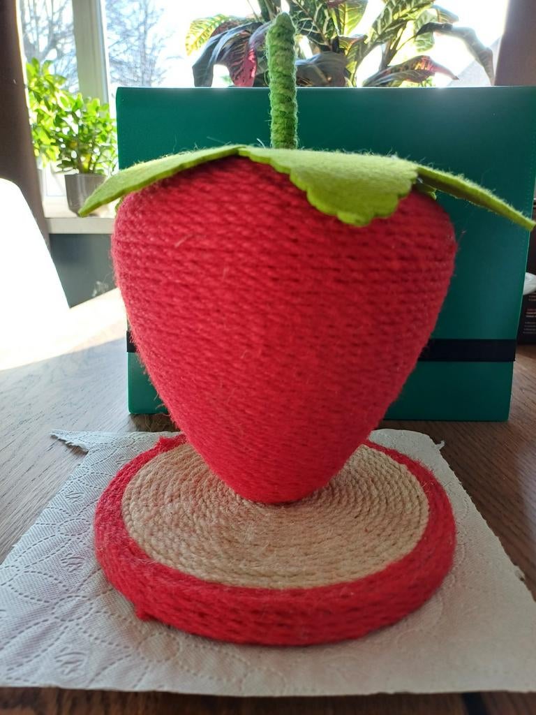 Kattenspeelgoed aardbei, Dieren en Toebehoren, Katten-accessoires, Ophalen, Zo goed als nieuw