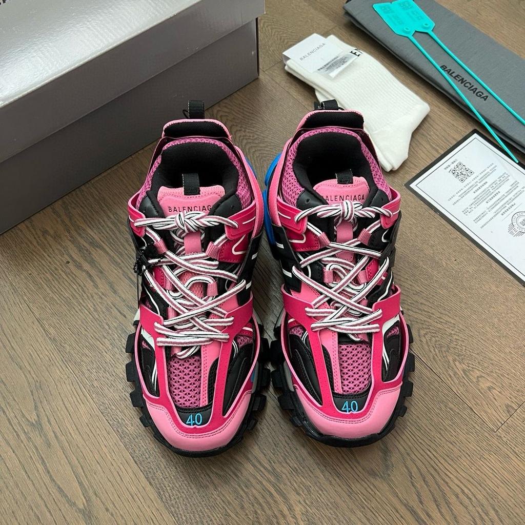 Balenciaga Track Sneakers Maat 40, Kleding | Dames, Schoenen, Ophalen of Verzenden, Nieuw, Roze, Sneakers of Gympen