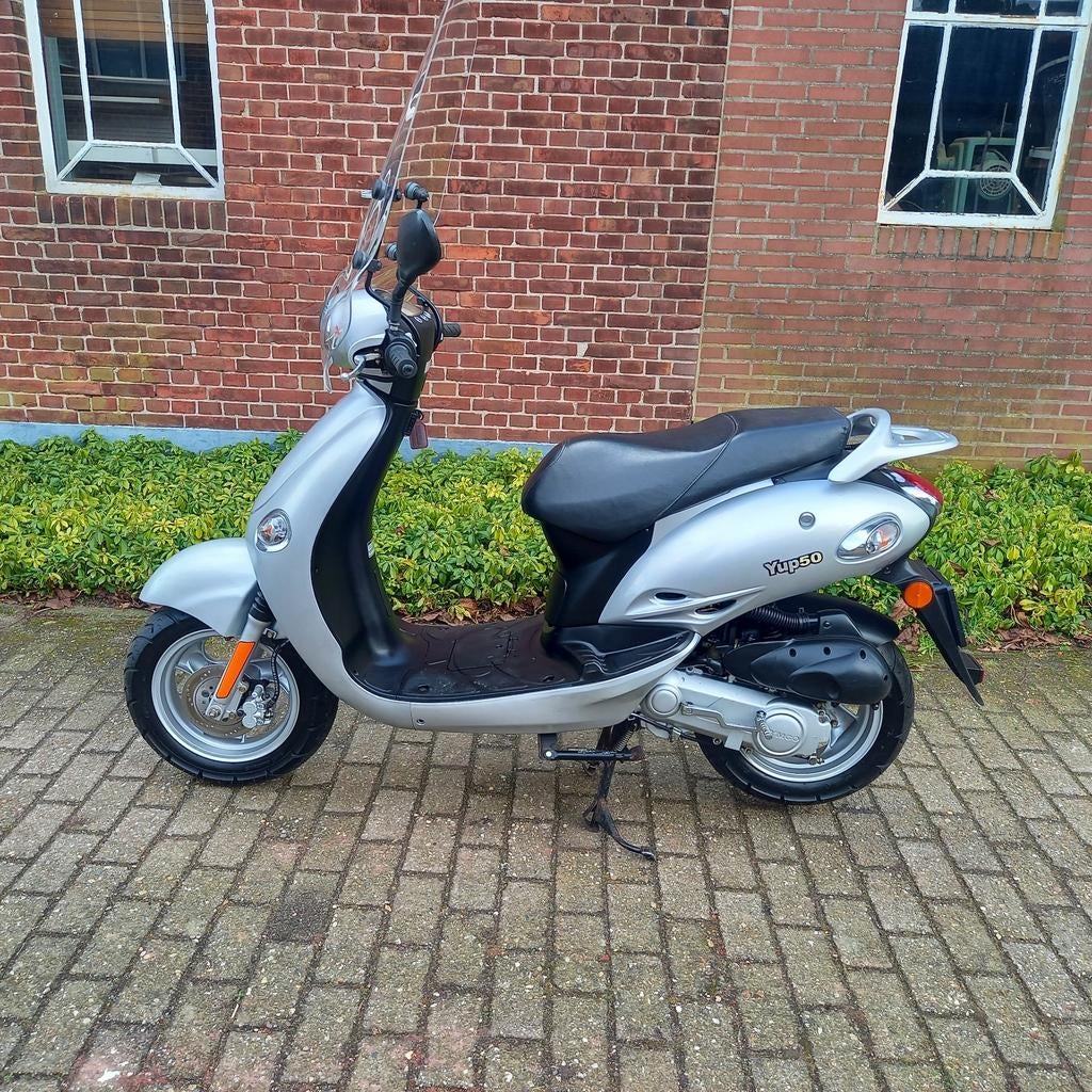 nette en originele kymco yup 50cc 2t. ( geel kenteken ), Ophalen, Zo goed als nieuw, Benzine, Kymco