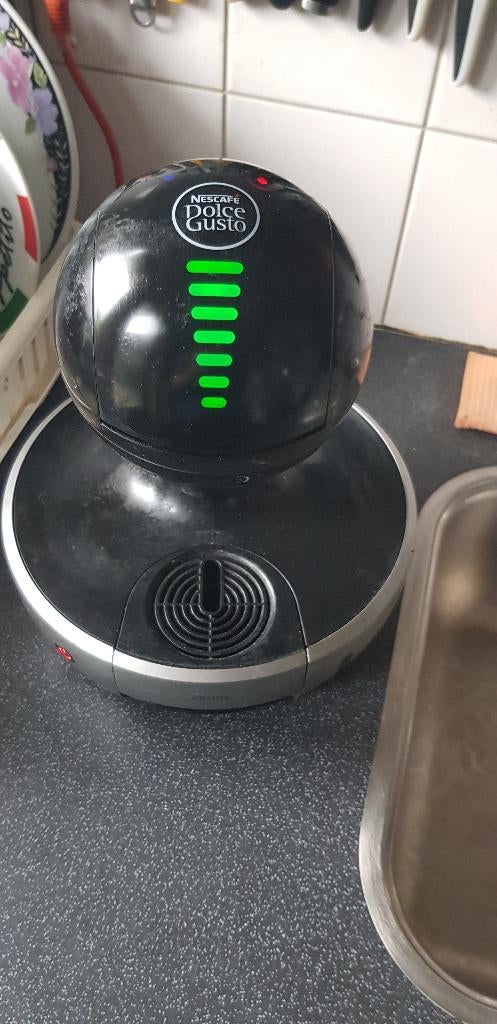 Nescafe Dolce Gusto The Drop, Witgoed en Apparatuur, Espresso apparaat, Ophalen of Verzenden, Zo goed als nieuw, Koffiepads en cups