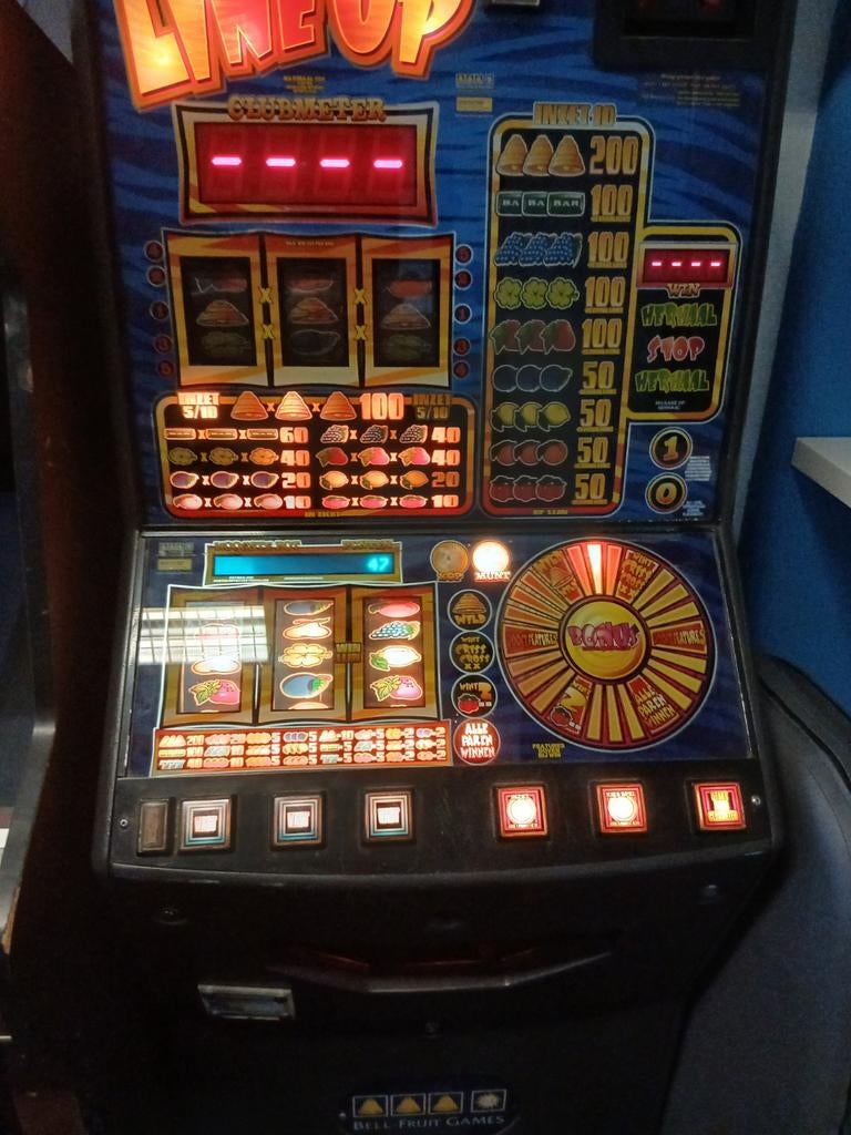 Oude fruitautomaat Line Up, Overige munten, Ophalen of Verzenden, Gebruikt