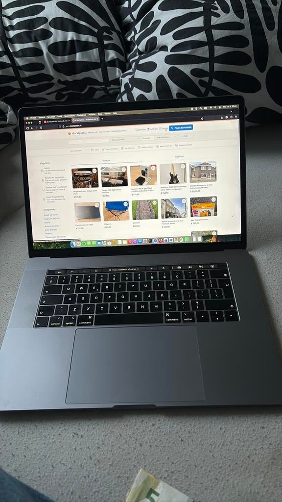 MacBook Pro A1990 te koop – werkt goed, Computers en Software, Apple Macbooks, MacBook Pro, 2 tot 3 Ghz, 512 GB, Ophalen of Verzenden