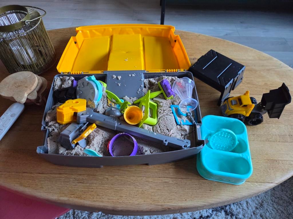 Kinetic Sand speelkoffer met zand en accessoires, Ophalen of Verzenden, Jongen of Meisje