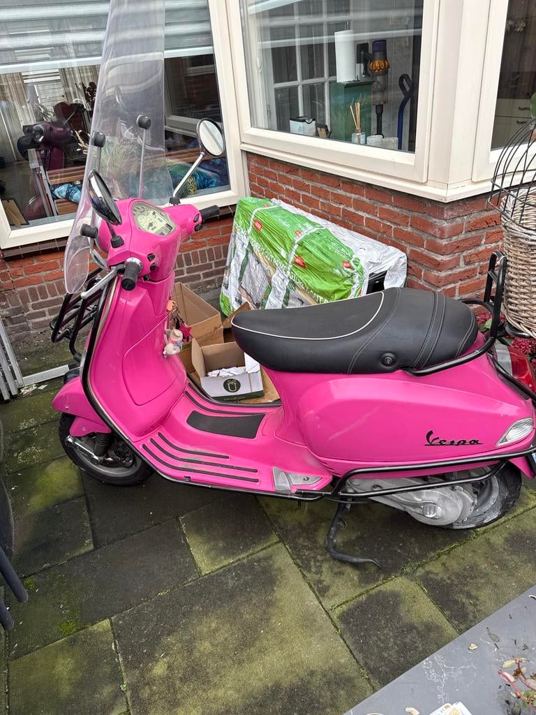 Roze Vespa lx, Ophalen, Gebruikt, Benzine, Vespa