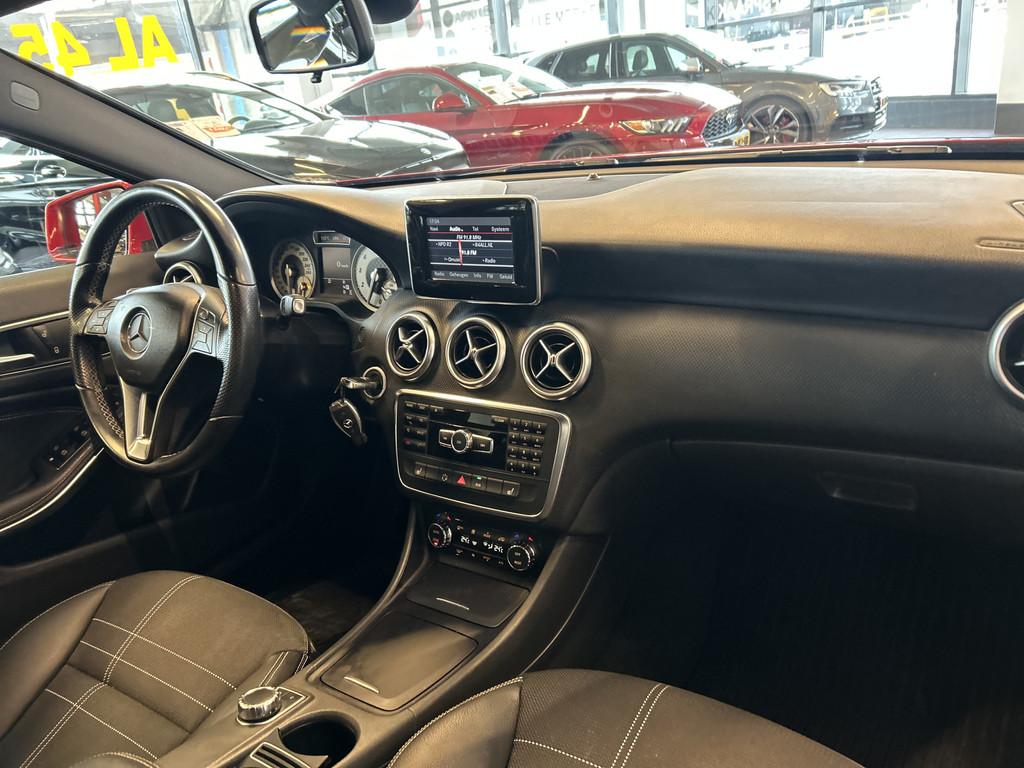 Mercedes-Benz A-Klasse 180 Ambition Automaat | Cruise contro, Gebruikt, 4 cilinders, Met garantie (alle), Leder en Stof