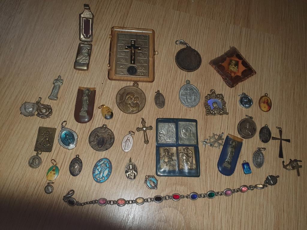 Diverse bedeltjes, enz, Ophalen of Verzenden