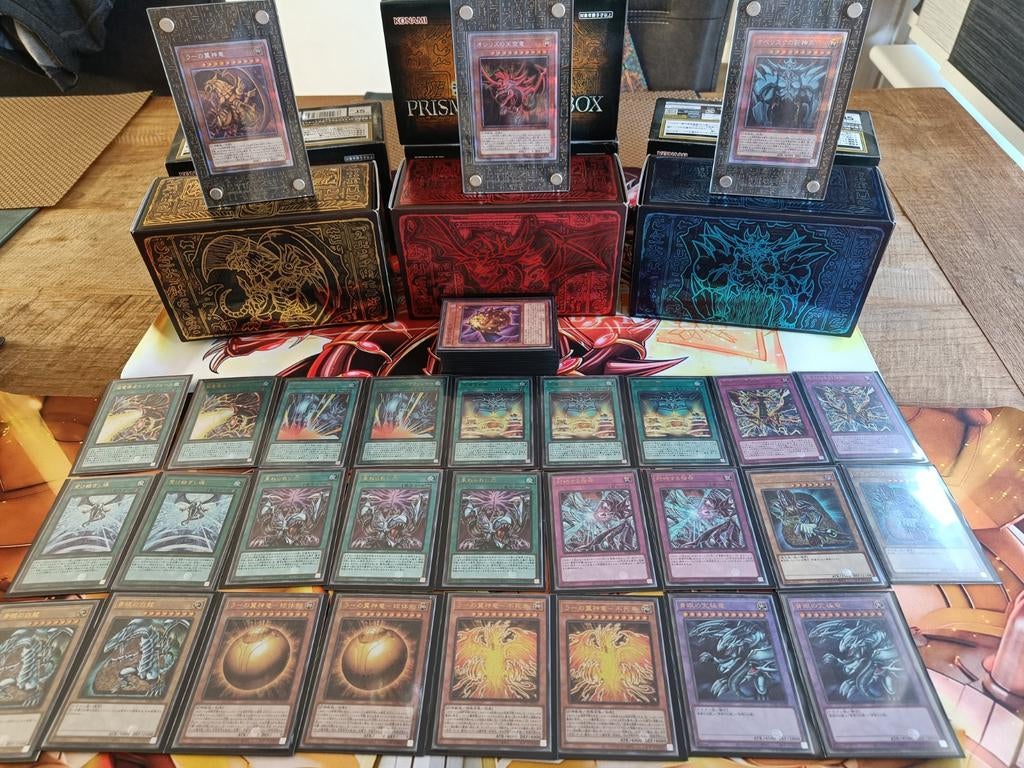 Yu-Gi-Oh! - 100% Compleet Prismatic God Box Set PGB1, Ophalen of Verzenden, Zo goed als nieuw