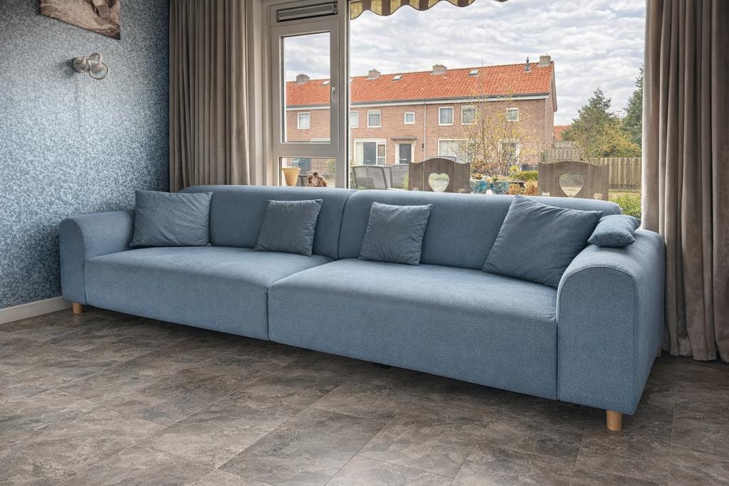 Grote moderne 4-zits bank, Huis en Inrichting, Ophalen, Zo goed als nieuw, Vierpersoons of meer