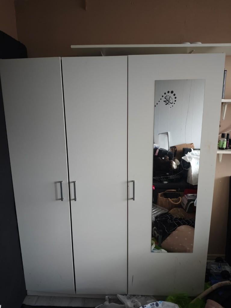 Witte IKEA kledingkast | GRATIS AFHALEN, Huis en Inrichting, Kasten | Kledingkasten, Ophalen, Met deur(en), Gebruikt, 100 tot 150 cm