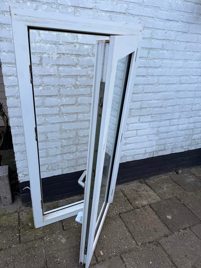 Raam met kunststof kozijn, Doe-het-zelf en Verbouw, Glas en Ramen, Gevelraam of Ruit, Gebruikt, Minder dan 80 cm, 80 tot 120 cm