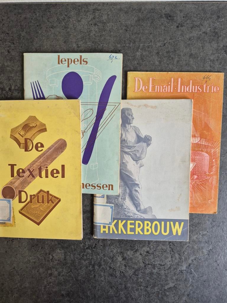 4 Oude Brochure Gero ..Dru  onderwijstentoonstellingen, Verzamelen, Ophalen of Verzenden, 1980 tot heden, Tijdschrift