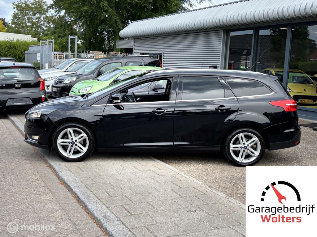 Ford Focus 1.0 Titanium Edition vol opties LED NAVI LMV, Gebruikt, Zwart, Met garantie (alle), Zwart
