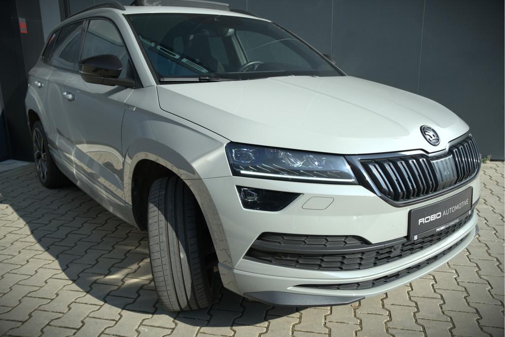 Skoda Karoq 1.5 TSI ACT Sportline Business | Panoramadak | S, Auto's, Stof, 4 cilinders, 150 pk, Bedrijf