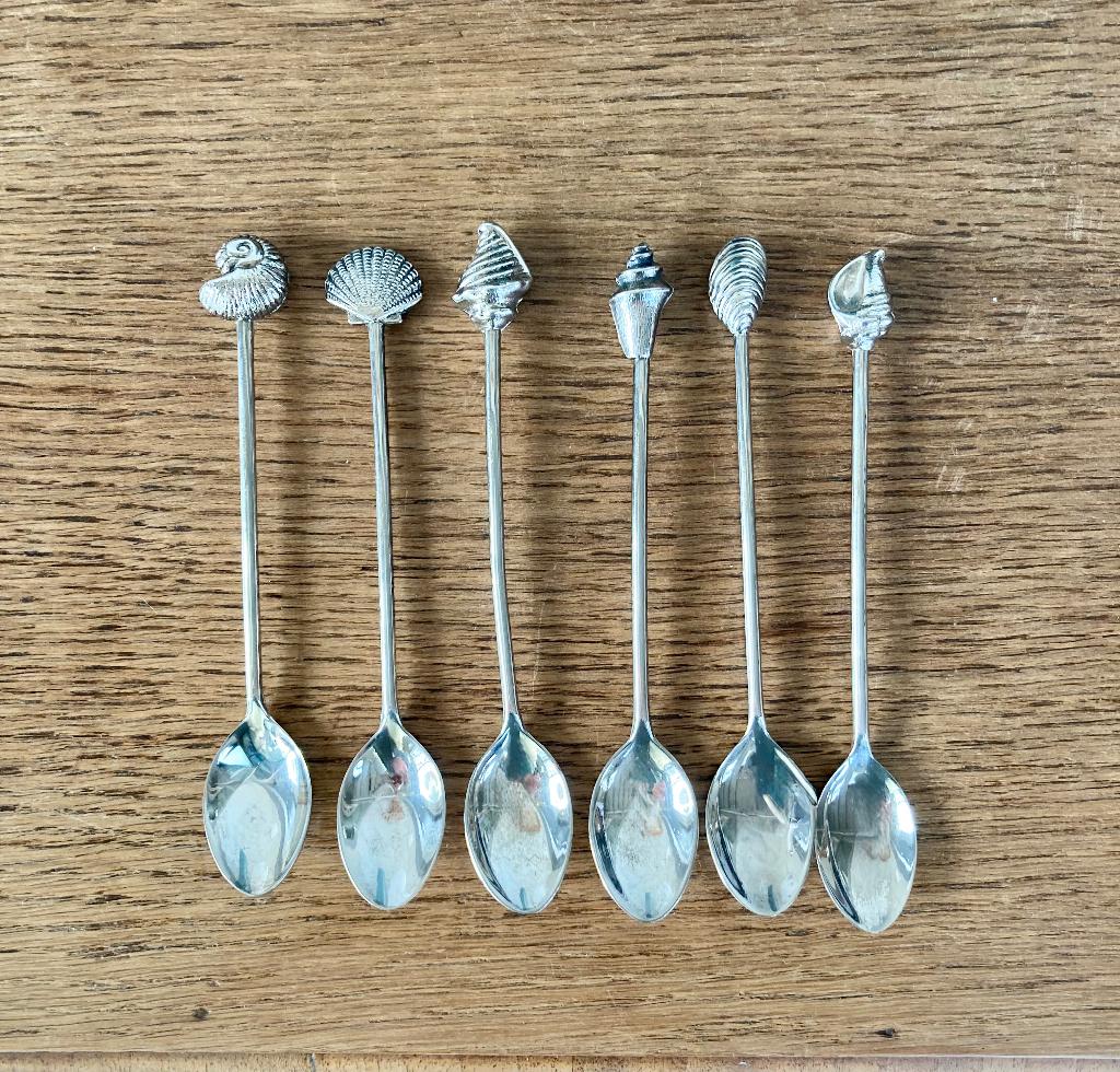 Verzilverde lepeltjes Shell. Vintage jaren 90 Verzamelobject, Ophalen of Verzenden, Zo goed als nieuw, Zilver, Los bestek