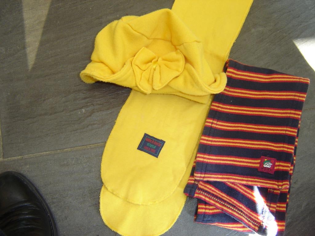 div. sjaalt mutsjes en handschoenen, Ophalen of Verzenden, Zo goed als nieuw, Jongen of Meisje, Setje