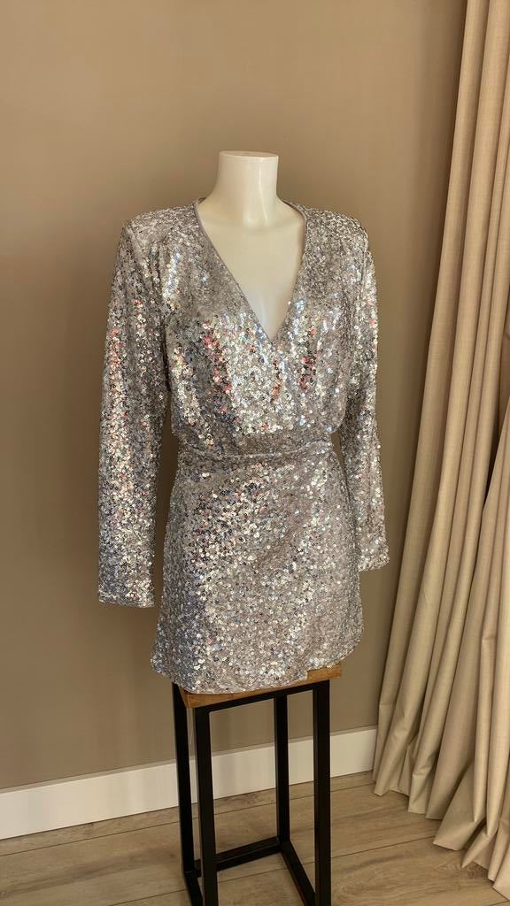 Glitter jurk maat M, Kleding | Dames, Jurken, Ophalen of Verzenden, Zo goed als nieuw, Zwart, Boven de knie