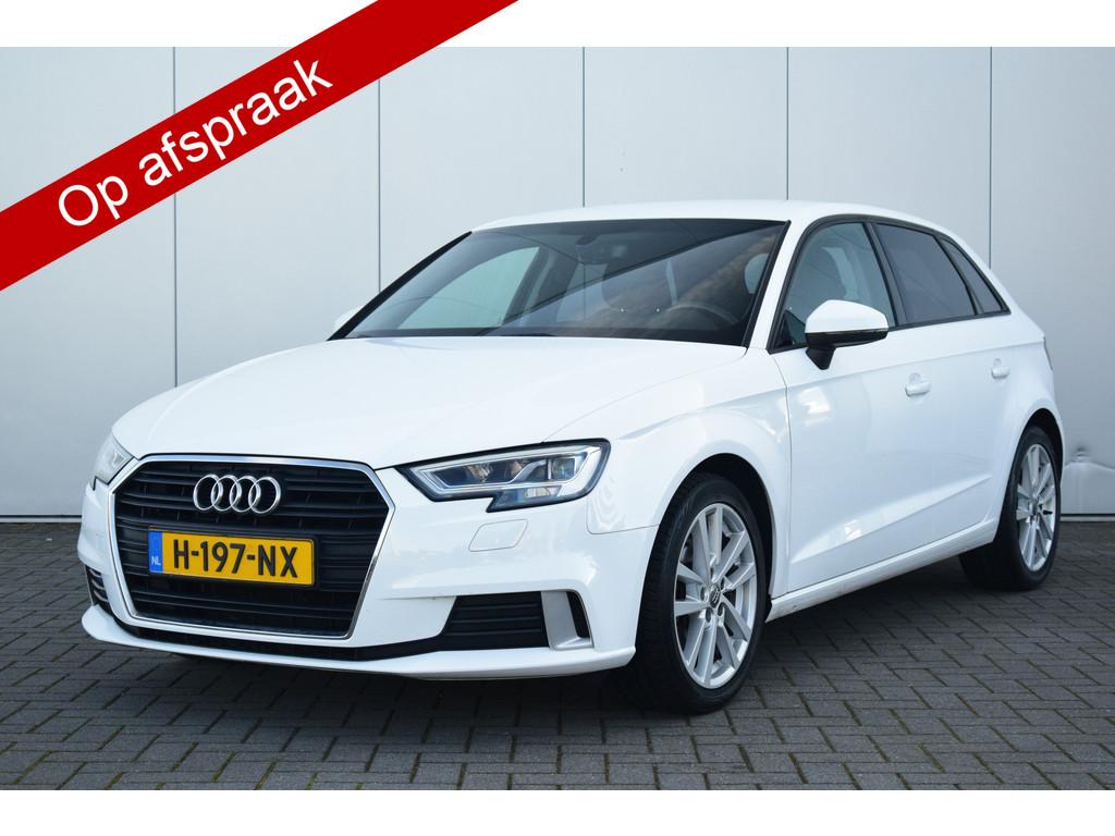 Audi A3 Sportback 30 TFSI Advance Digi/Cockpit Sportstoelen, Auto's, Audi, Voorwielaandrijving, Stof, Gebruikt, 1165 kg