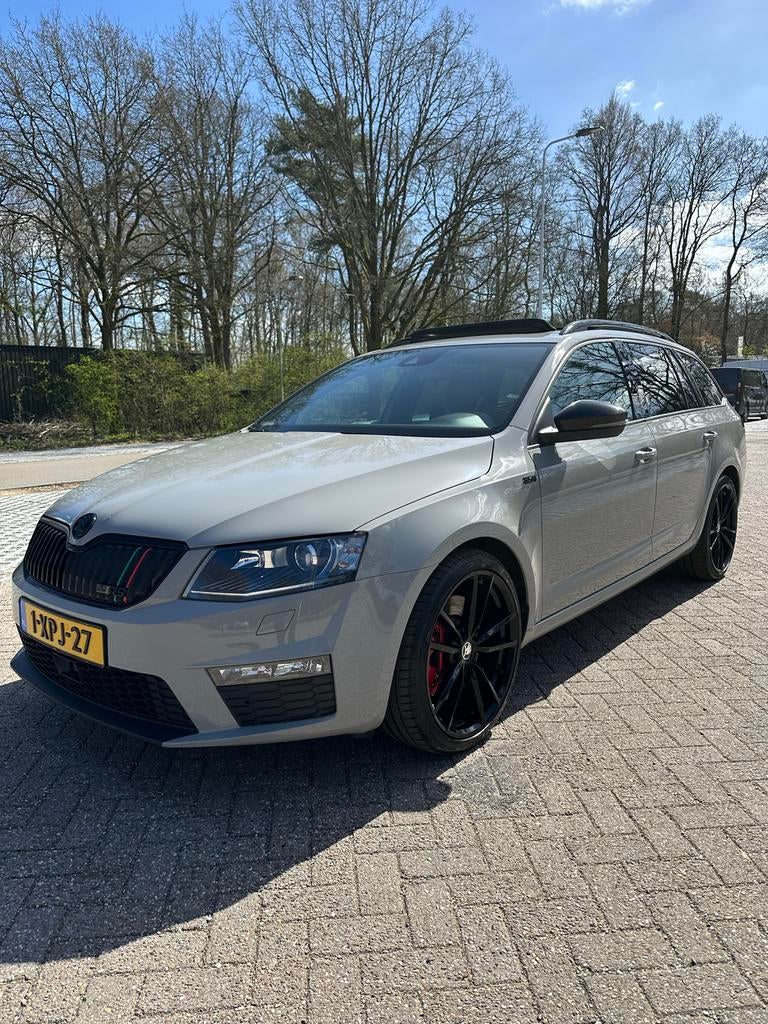 Skoda Octavia 2.0 TSI RS DSG/Nardo Grijs/pano/350pk/full !!, Auto's, 730 kg, 4 cilinders, 1984 cc, USB