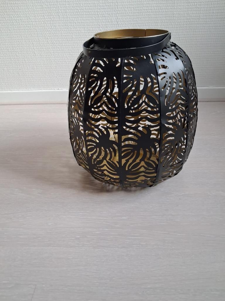 Groot windlicht, zwart met goudkleurige binnenkant, Huis en Inrichting, Ophalen of Verzenden