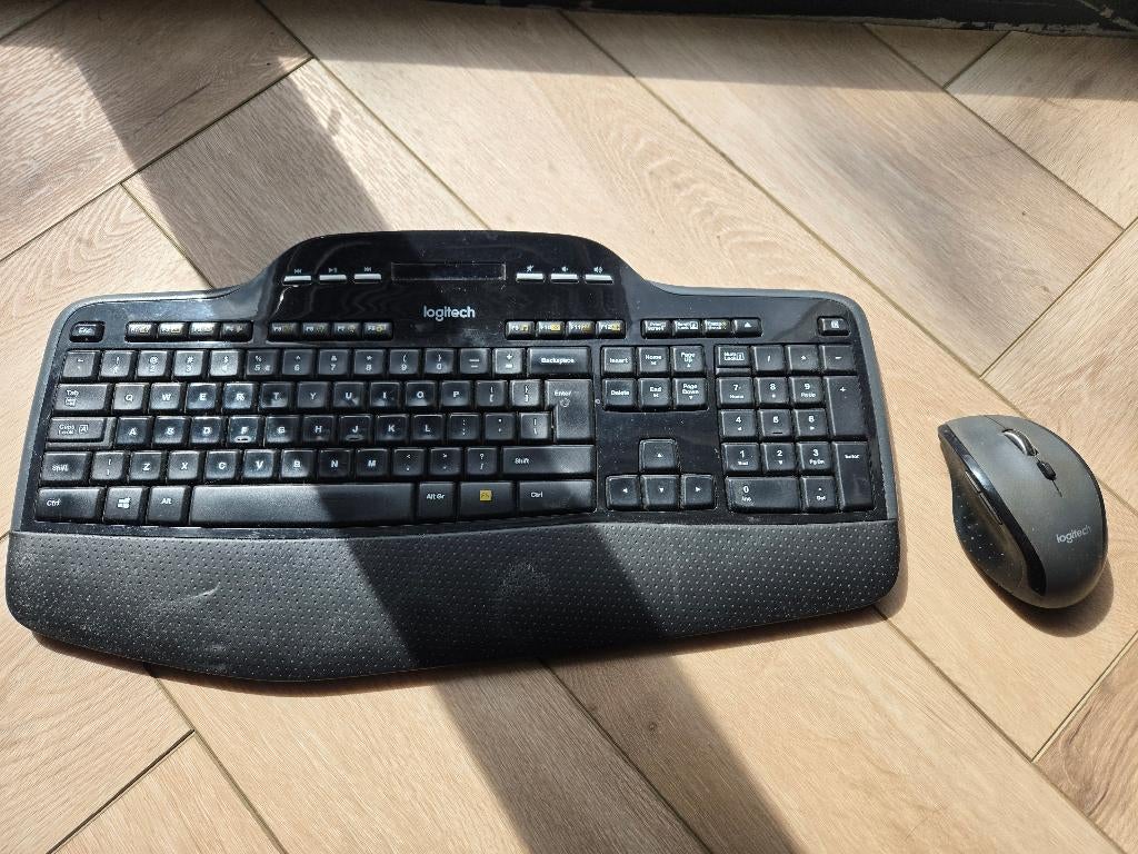 Toetsenbord Logitech Wireless Desktop MK710 (Qwerty US), Computers en Software, Toetsenborden, Toetsenbord en muis-set, Gebruikt