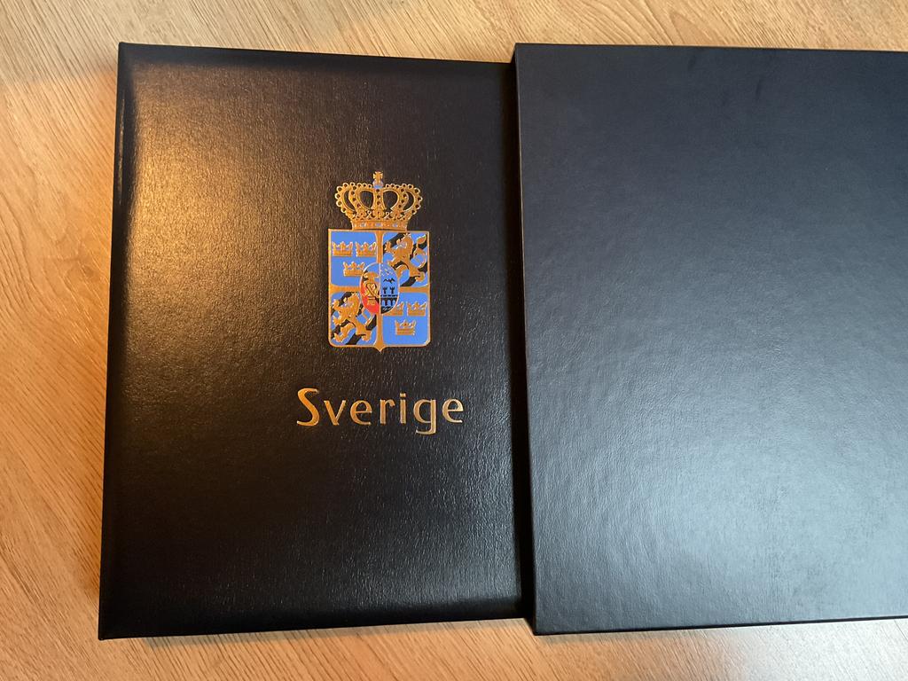 Verzameling Zweden 1980 tm 1995 in luxe Davo LX album III, Postzegels en Munten, Postzegels | Volle albums en Verzamelingen, Ophalen of Verzenden