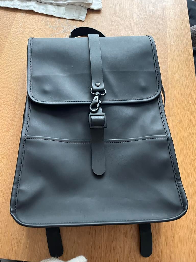 Stijlvolle Zwarte Rugzak - Waterdicht, 25 tot 40 cm, Ophalen of Verzenden, Zo goed als nieuw, Waterdicht