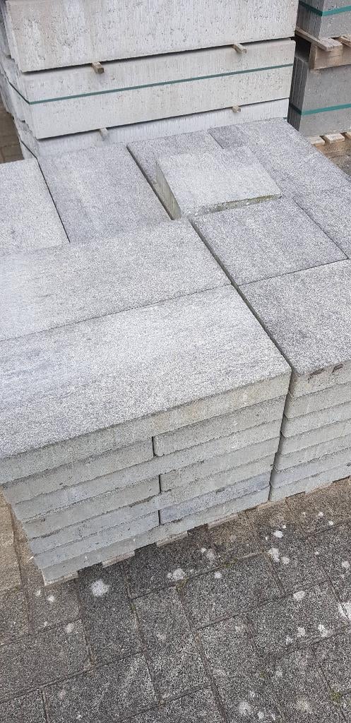 Hele nette partij Betontegels grijs met een werkje te koop, Nieuw, Nvt, Beton, Nvt