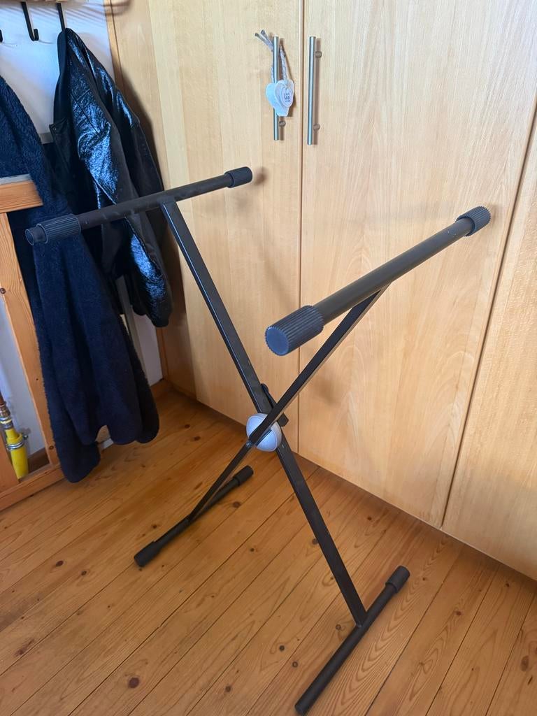 Verstelbare keyboard standaard Boston, Ophalen, Gebruikt, Instrumentstandaard, Keyboard of Synthesizer