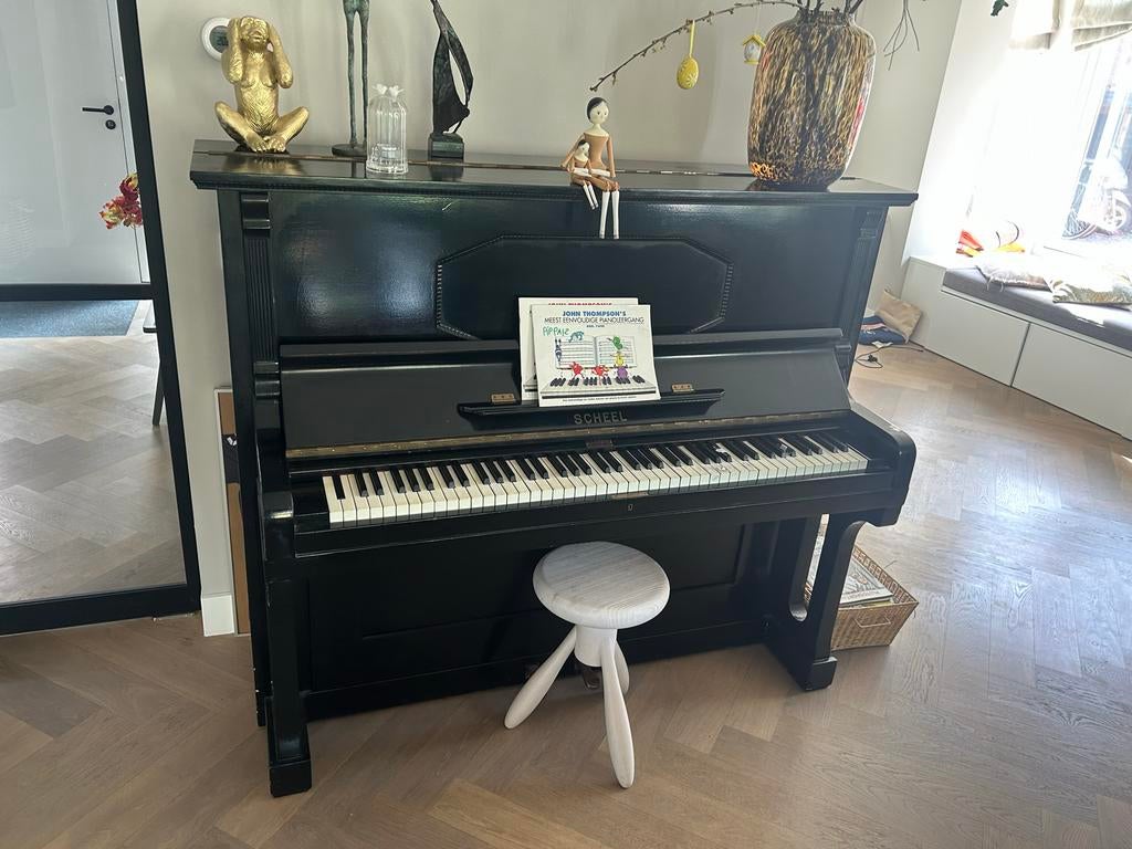 Zwarte piano Scheel, Muziek en Instrumenten, Piano's, Ophalen, Gebruikt, Zwart, Piano