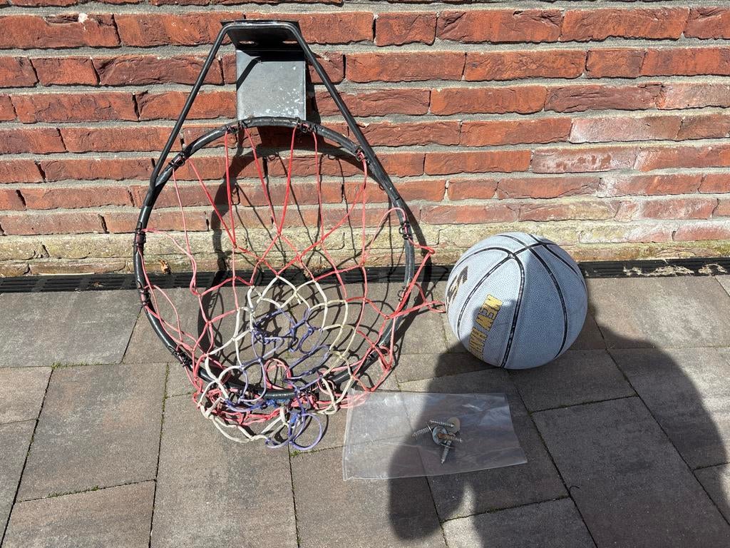 Basketbal set: ring, net en bal (New Harlem), Sport en Fitness, Basketbal, Ophalen, Gebruikt, Bal