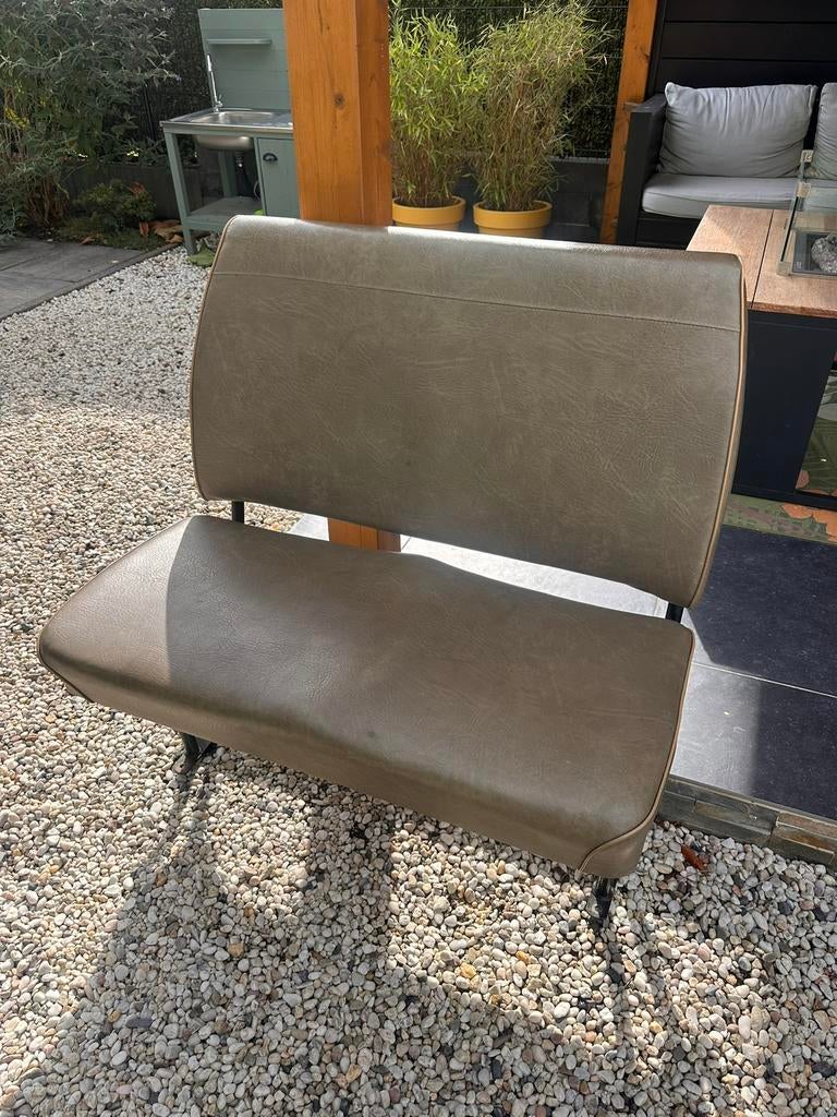 Leren 2-zits bank vanuit Mercedes düdo, Ophalen, 150 tot 200 cm, Tweepersoons, Zo goed als nieuw