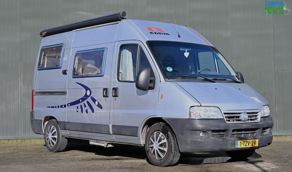 Adria 2WIN Club 2006 Dieselkachel|Luifel|Trekhaak|Zonnepan., Caravans en Kamperen, Campers, Airbags, Verwarmde buitenspiegels