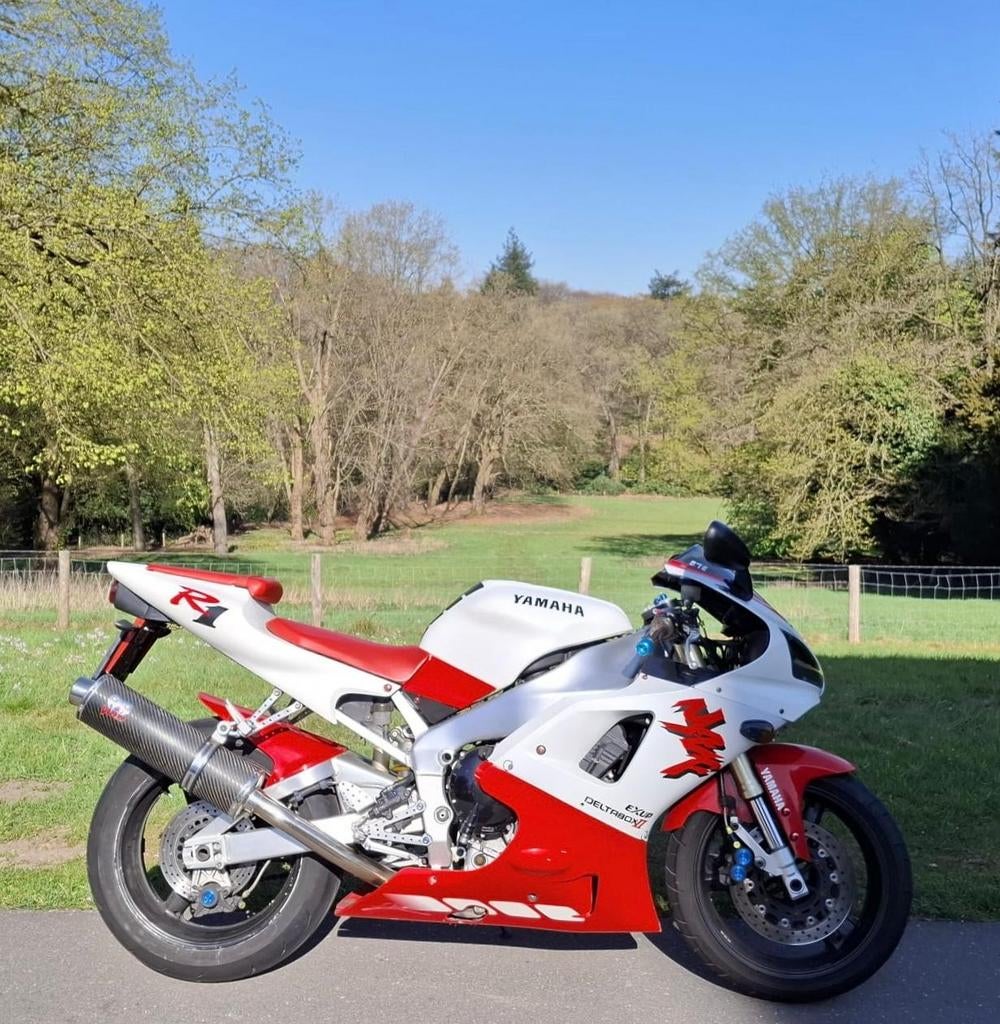 Yamaha R1 1998