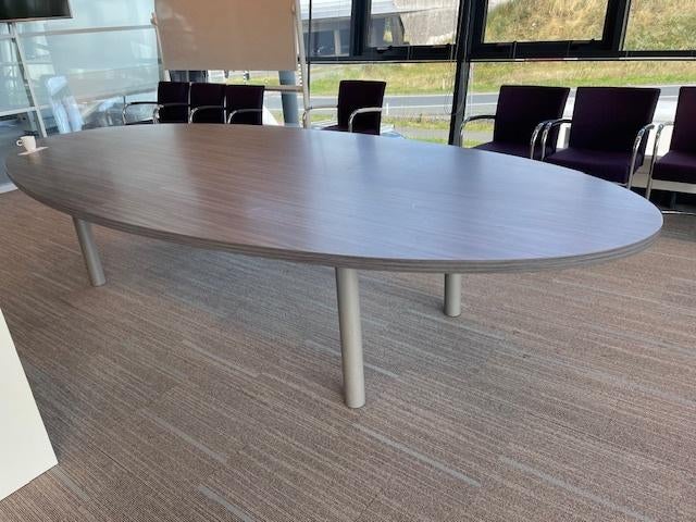 Vergadertafel ovaal en premium kwaliteit, Vergader- of Presentatieruimte, Ophalen, Gebruikt, Tafel